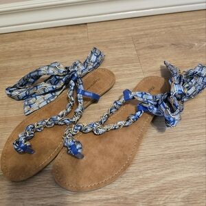 🌈 Chain Print Zigi Soho Ankle Wrap Sandals Flats Size 7.5